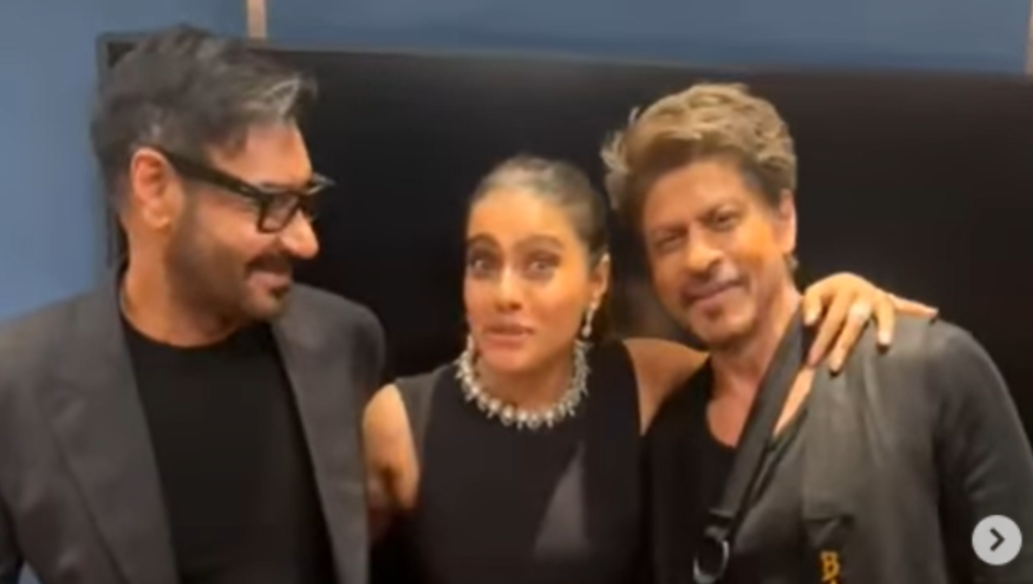 बैड्स ऑफ़ बॉलीवुड के प्रीमियर में शाहरुख खान और अजय देवगन के बीच फंस गईं काजोल; शीर्षक देखकर हैरान |"Image Courtesy:Instagram/@kajol