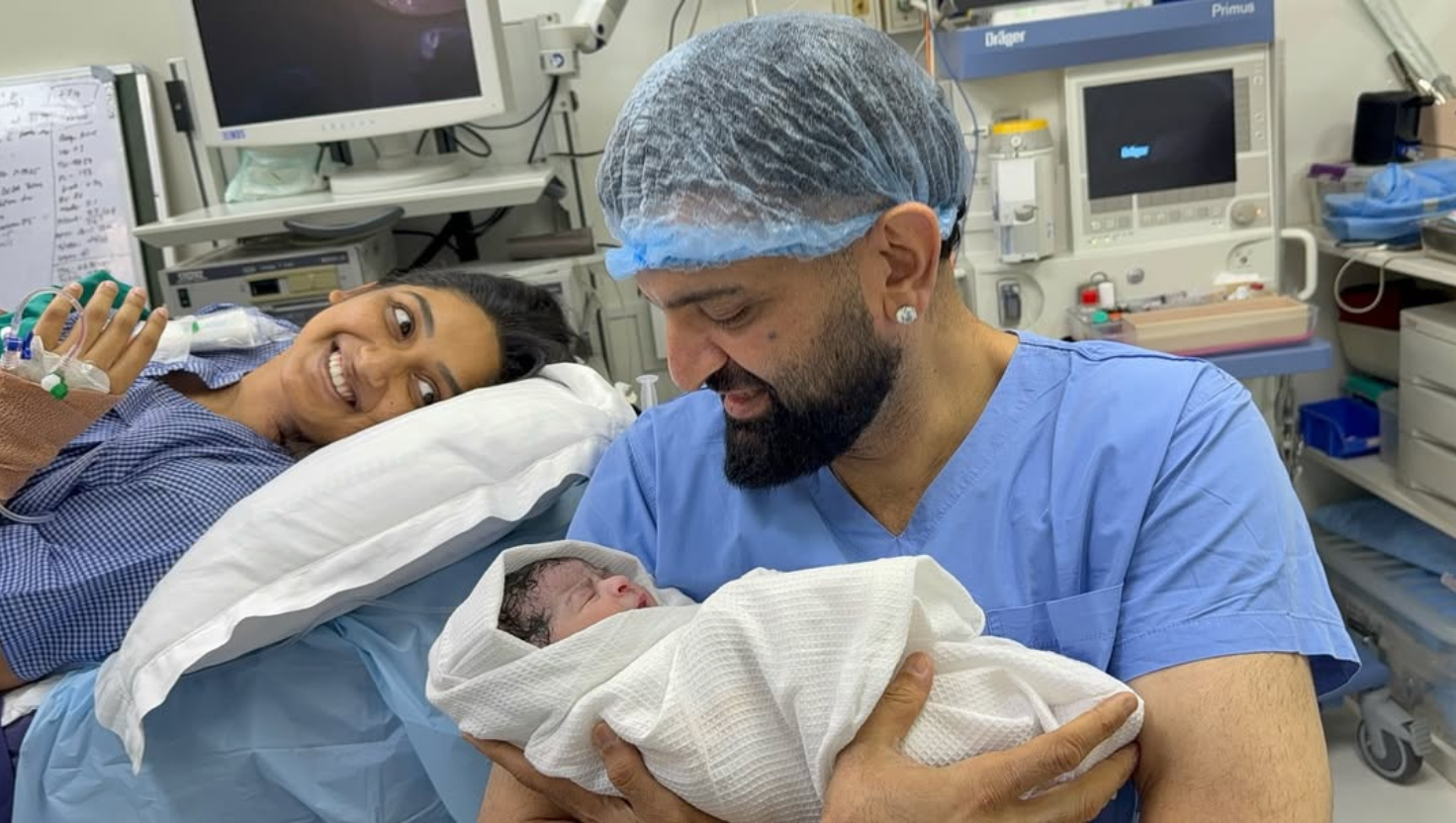 नवराज हंस अपनी पत्नी अजीत और जन्मे बच्चे के साथ"Image Courtesy: Instagram/@navraj_hans